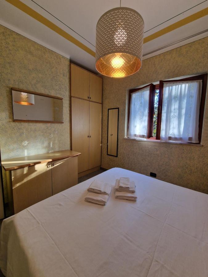 Appartamento Casa Vittoria Sirmione Punta Gro Con Piscina Esterno foto